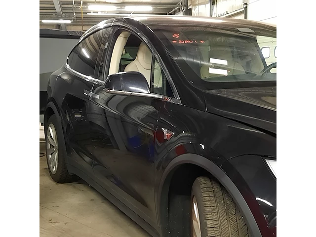 Personenauto tesla, model x 100d, zwart - afbeelding 35 van  38