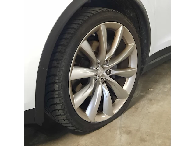 Personenauto tesla, model x 90d, wit, bouwjaar 2017 - afbeelding 4 van  50