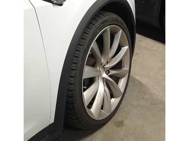 Personenauto tesla, model x 90d, wit, bouwjaar 2017 - afbeelding 13 van  50