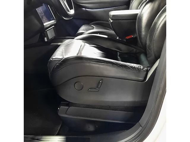 Personenauto tesla, model x 90d, wit, bouwjaar 2017 - afbeelding 17 van  50