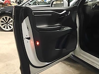 Personenauto tesla, model x 90d, wit, bouwjaar 2017 - afbeelding 28 van  50