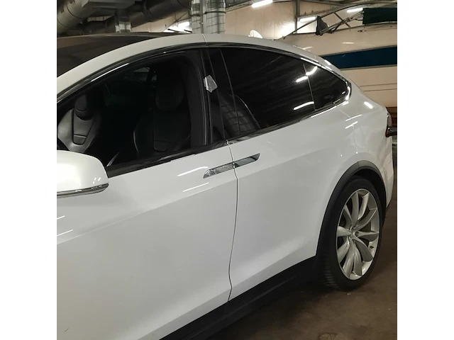 Personenauto tesla, model x 90d, wit, bouwjaar 2017 - afbeelding 23 van  50