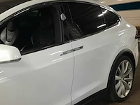 Personenauto tesla, model x 90d, wit, bouwjaar 2017 - afbeelding 23 van  50