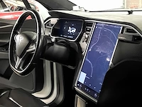 Personenauto tesla, model x 90d, wit, bouwjaar 2017 - afbeelding 35 van  50