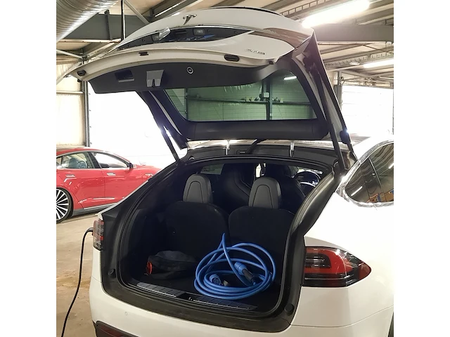 Personenauto tesla, model x 90d, wit, bouwjaar 2017 - afbeelding 38 van  50
