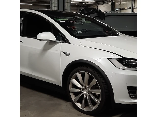 Personenauto tesla, model x 90d, wit, bouwjaar 2017 - afbeelding 49 van  50
