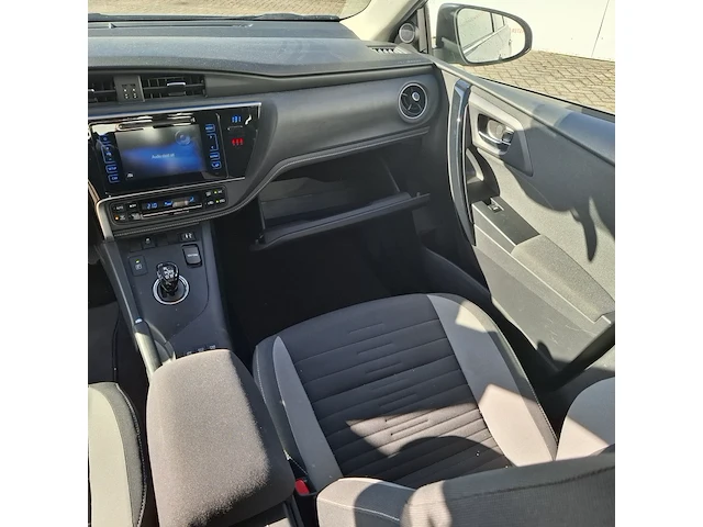 Personenauto toyota, auris touring sports 1.8 hybrid active, grijs, bouwjaar 2019 - afbeelding 10 van  32