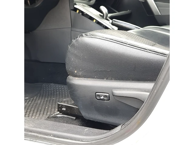 Personenauto toyota, auris touring sports 1.8 hybrid executive, bouwjaar 2013 - afbeelding 41 van  77