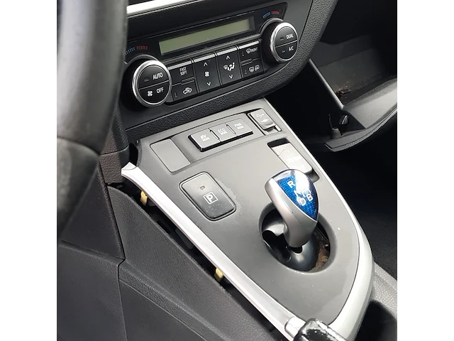 Personenauto toyota, auris touring sports 1.8 hybrid executive, bouwjaar 2013 - afbeelding 51 van  77
