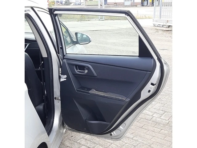 Personenauto toyota, auris touring sports 1.8 hybrid executive, bouwjaar 2013 - afbeelding 64 van  77
