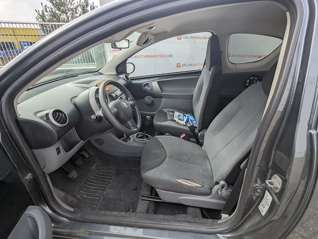 Personenauto toyota, aygo 1.0, grijs, bouwjaar 2007 - afbeelding 2 van  43