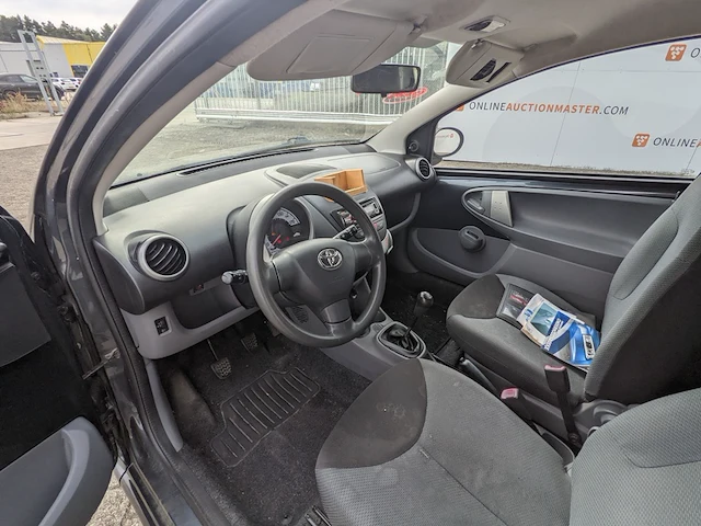 Personenauto toyota, aygo 1.0, grijs, bouwjaar 2007 - afbeelding 3 van  43