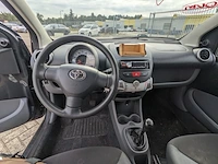 Personenauto toyota, aygo 1.0, grijs, bouwjaar 2007 - afbeelding 4 van  43
