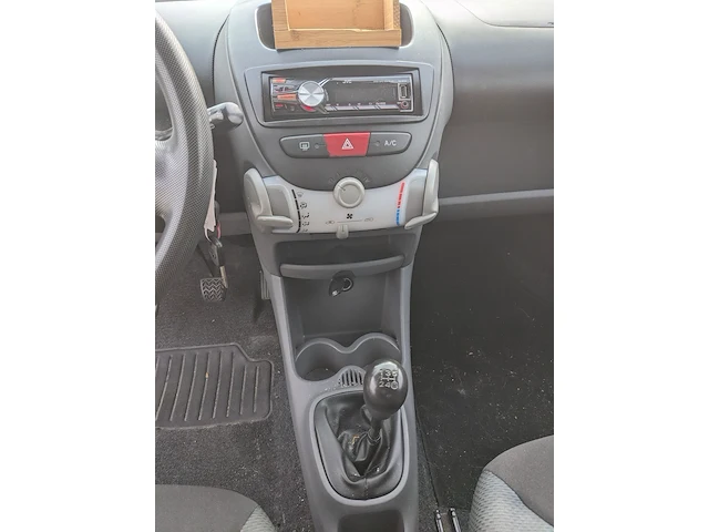 Personenauto toyota, aygo 1.0, grijs, bouwjaar 2007 - afbeelding 9 van  43