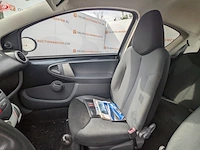 Personenauto toyota, aygo 1.0, grijs, bouwjaar 2007 - afbeelding 14 van  43