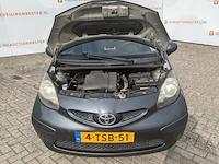 Personenauto toyota, aygo 1.0, grijs, bouwjaar 2007 - afbeelding 22 van  43