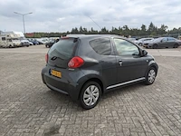 Personenauto toyota, aygo 1.0, grijs, bouwjaar 2007 - afbeelding 39 van  43