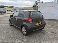 Personenauto toyota, aygo 1.0, grijs, bouwjaar 2007 - afbeelding 41 van  43