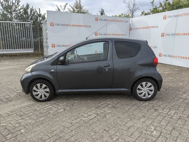Personenauto toyota, aygo 1.0, grijs, bouwjaar 2007 - afbeelding 42 van  43