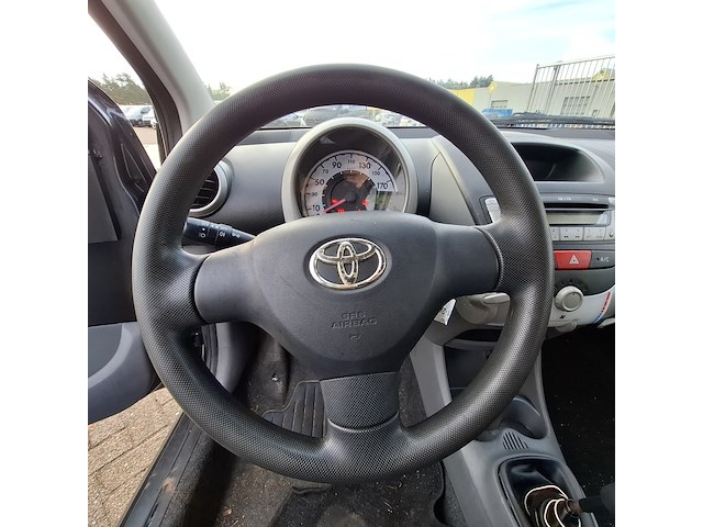 Personenauto toyota, aygo 1.0, grijs, bouwjaar 2008 - afbeelding 4 van  47