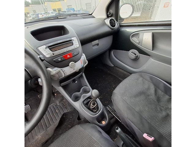 Personenauto toyota, aygo 1.0, grijs, bouwjaar 2008 - afbeelding 9 van  47