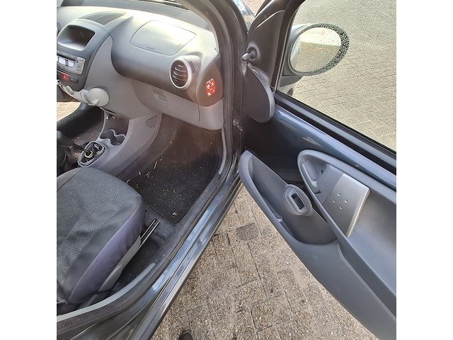 Personenauto toyota, aygo 1.0, grijs, bouwjaar 2008 - afbeelding 16 van  47