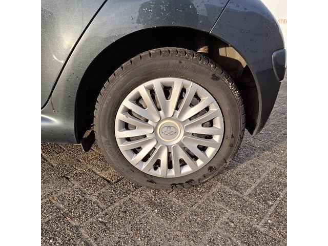 Personenauto toyota, aygo 1.0, grijs, bouwjaar 2008 - afbeelding 22 van  47