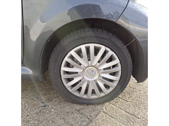 Personenauto toyota, aygo 1.0, grijs, bouwjaar 2008 - afbeelding 25 van  47