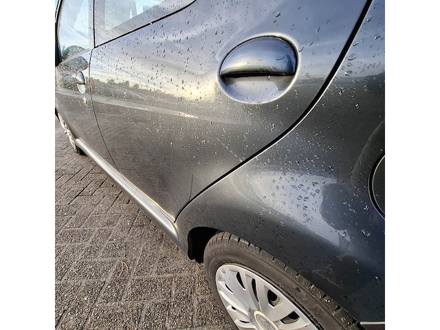Personenauto toyota, aygo 1.0, grijs, bouwjaar 2008 - afbeelding 31 van  47
