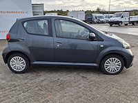 Personenauto toyota, aygo 1.0, grijs, bouwjaar 2008 - afbeelding 34 van  47