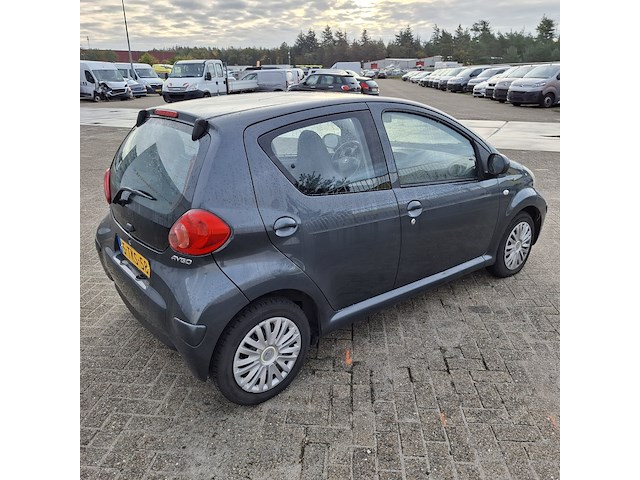 Personenauto toyota, aygo 1.0, grijs, bouwjaar 2008 - afbeelding 43 van  47