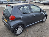 Personenauto toyota, aygo 1.0, grijs, bouwjaar 2008 - afbeelding 43 van  47
