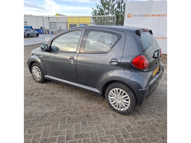 Personenauto toyota, aygo 1.0, grijs, bouwjaar 2008 - afbeelding 45 van  47