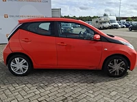 Personenauto toyota, aygo 1.0 vvt-i x-wave, oranje, bouwjaar 2015 - afbeelding 34 van  54