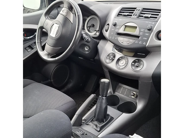 Personenauto, toyota, rav4 2.0 vvti linea sol, 2007 - afbeelding 32 van  51