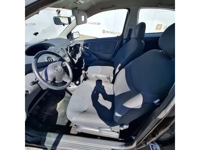 Personenauto toyota, yaris 1.0 vvti, bouwjaar 2005 - afbeelding 4 van  42