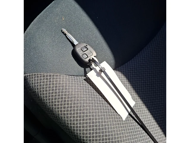 Personenauto toyota, yaris 1.0 vvti, bouwjaar 2005 - afbeelding 37 van  42