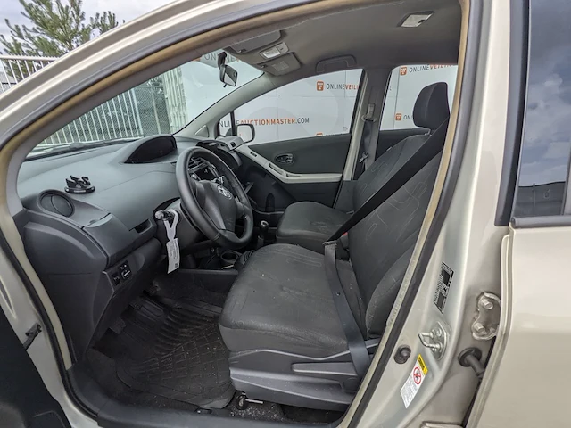 Personenauto toyota, yaris 1.0 vvti cool, bouwjaar 2011 - afbeelding 2 van  50