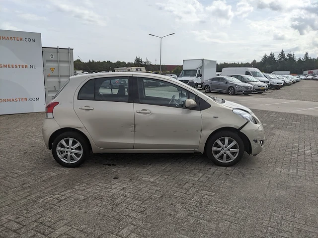 Personenauto toyota, yaris 1.0 vvti cool, bouwjaar 2011 - afbeelding 34 van  50