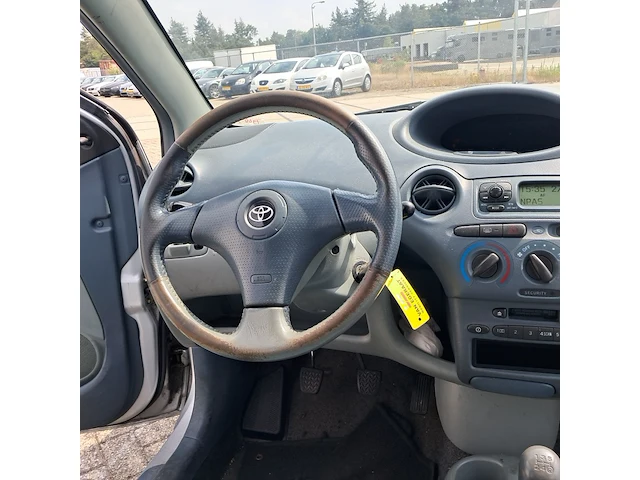 Personenauto, toyota, yaris 1.3-16v vvt-i luna, 2001 - afbeelding 4 van  29