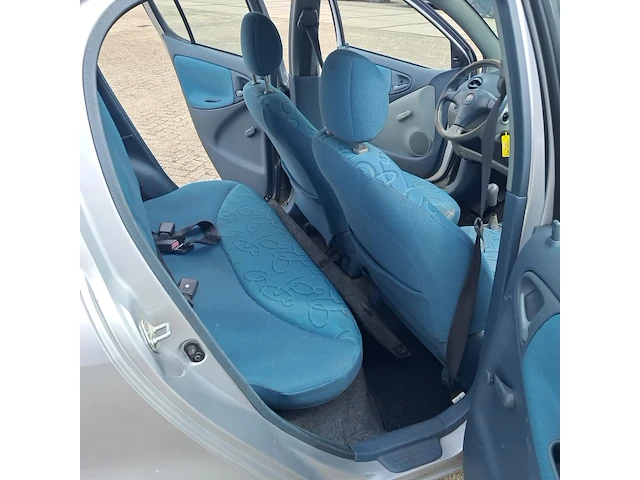 Personenauto, toyota, yaris 1.3-16v vvt-i luna, 2001 - afbeelding 11 van  29