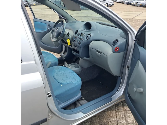 Personenauto, toyota, yaris 1.3-16v vvt-i luna, 2001 - afbeelding 13 van  29