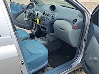 Personenauto, toyota, yaris 1.3-16v vvt-i luna, 2001 - afbeelding 13 van  29