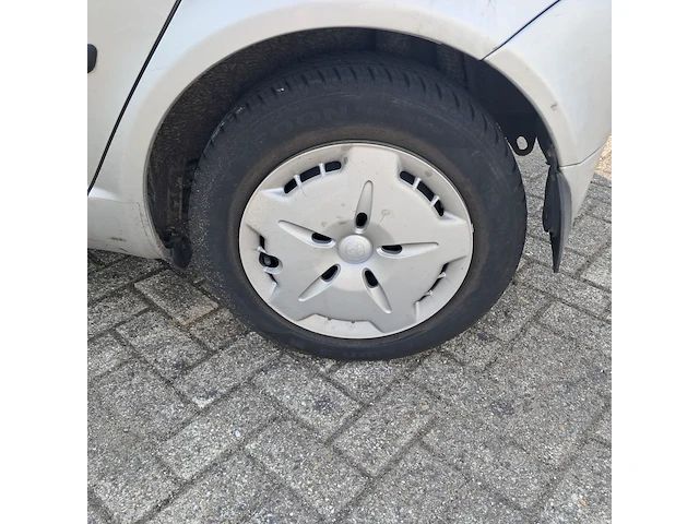 Personenauto, toyota, yaris 1.3-16v vvt-i luna, 2001 - afbeelding 19 van  29