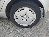 Personenauto, toyota, yaris 1.3-16v vvt-i luna, 2001 - afbeelding 19 van  29