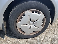 Personenauto, toyota, yaris 1.3-16v vvt-i luna, 2001 - afbeelding 22 van  29