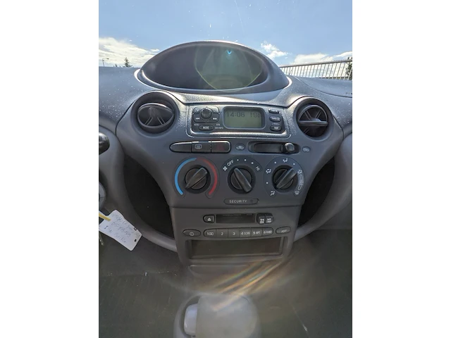 Personenauto toyota, yaris 1.3-16v vvt-i sol, grijs, bouwjaar 2000 - afbeelding 14 van  45