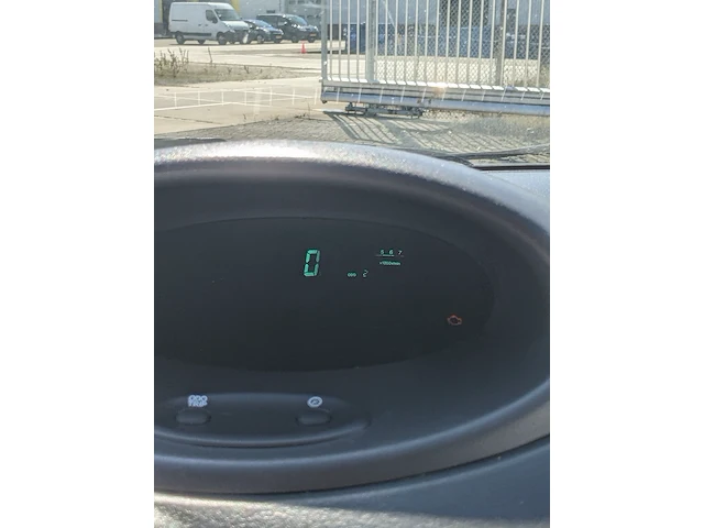 Personenauto toyota, yaris 1.3-16v vvt-i sol, grijs, bouwjaar 2000 - afbeelding 15 van  45