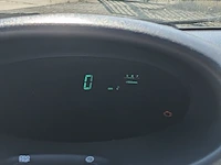 Personenauto toyota, yaris 1.3-16v vvt-i sol, grijs, bouwjaar 2000 - afbeelding 15 van  45