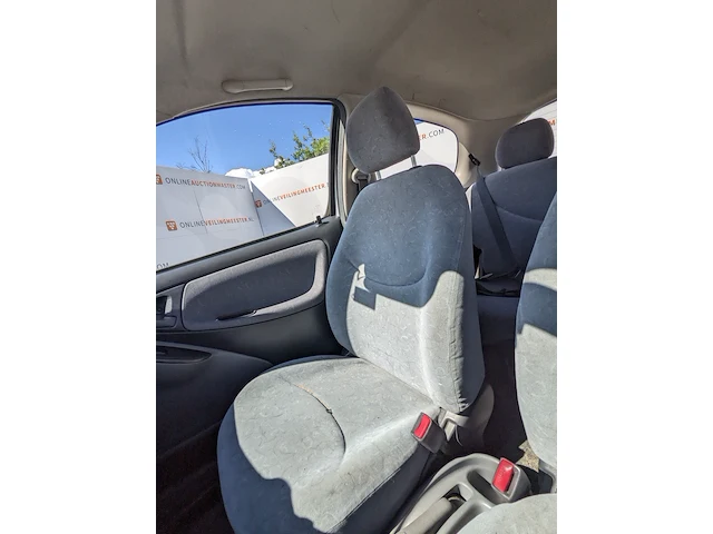 Personenauto toyota, yaris 1.3-16v vvt-i sol, grijs, bouwjaar 2000 - afbeelding 21 van  45